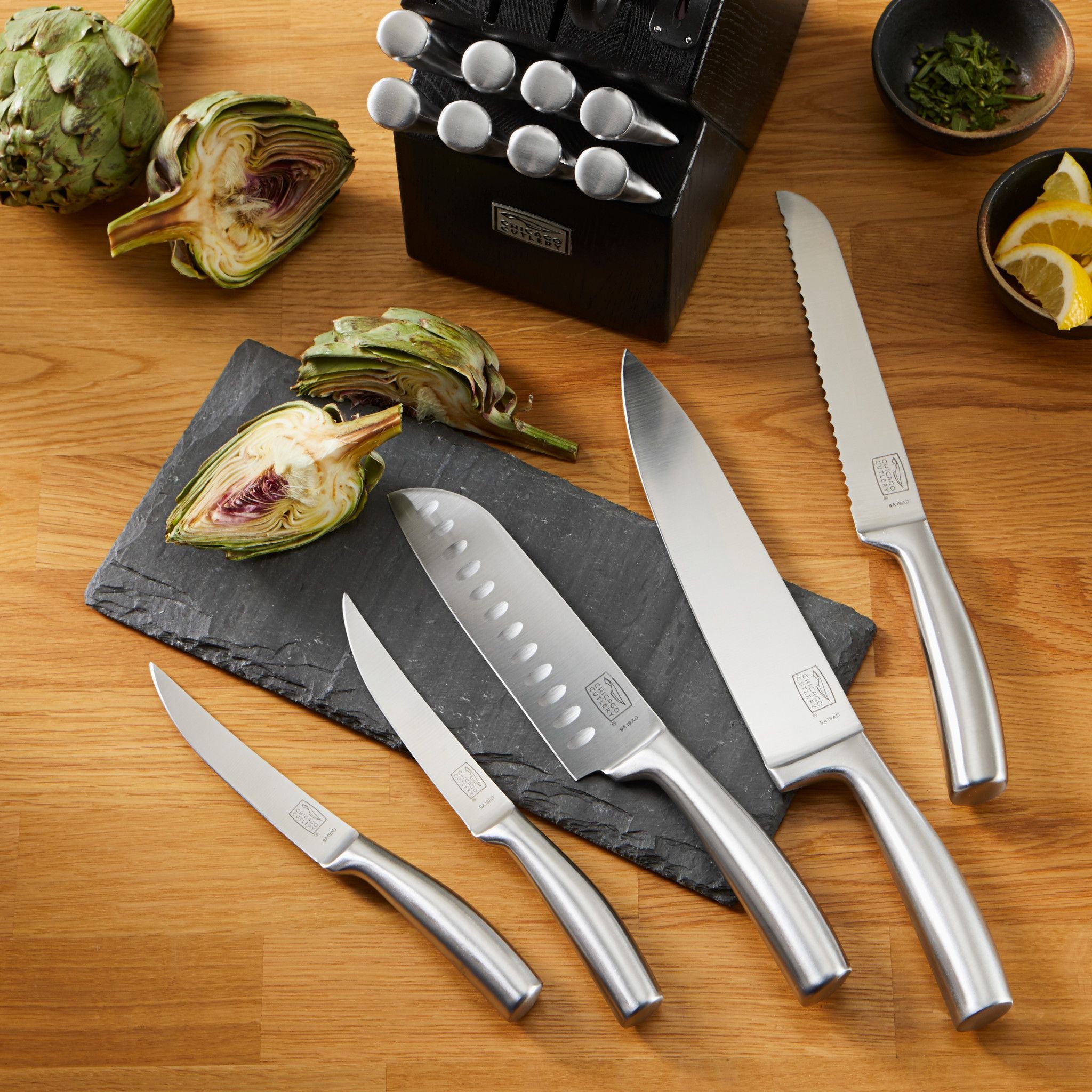 1134969_CC_Cutlery_Lifestyle_Square_Malden_16pc-Set_1